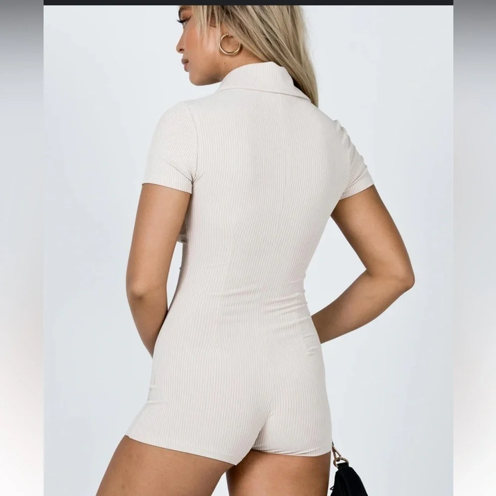 Princess Polly Thea Romper Ribbed Beige Button Down -Size 2 - Picture 11 of 11